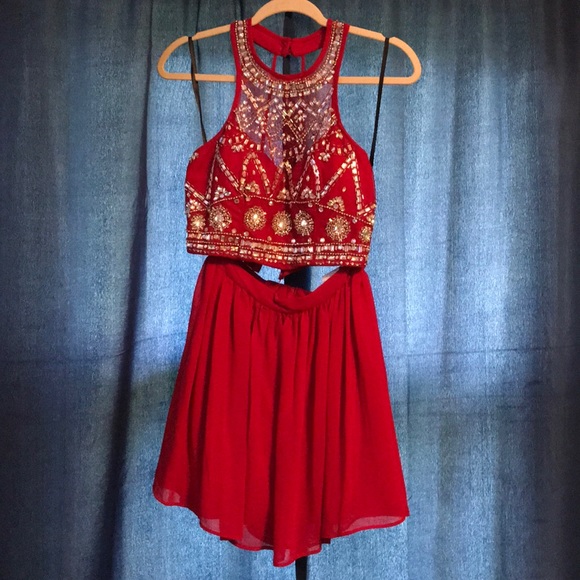 Red high neck two-piece Homecoming dress - Picture 3 of 4
